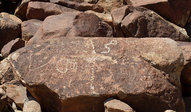 petroglyphs on desert varnish anza borrego state park